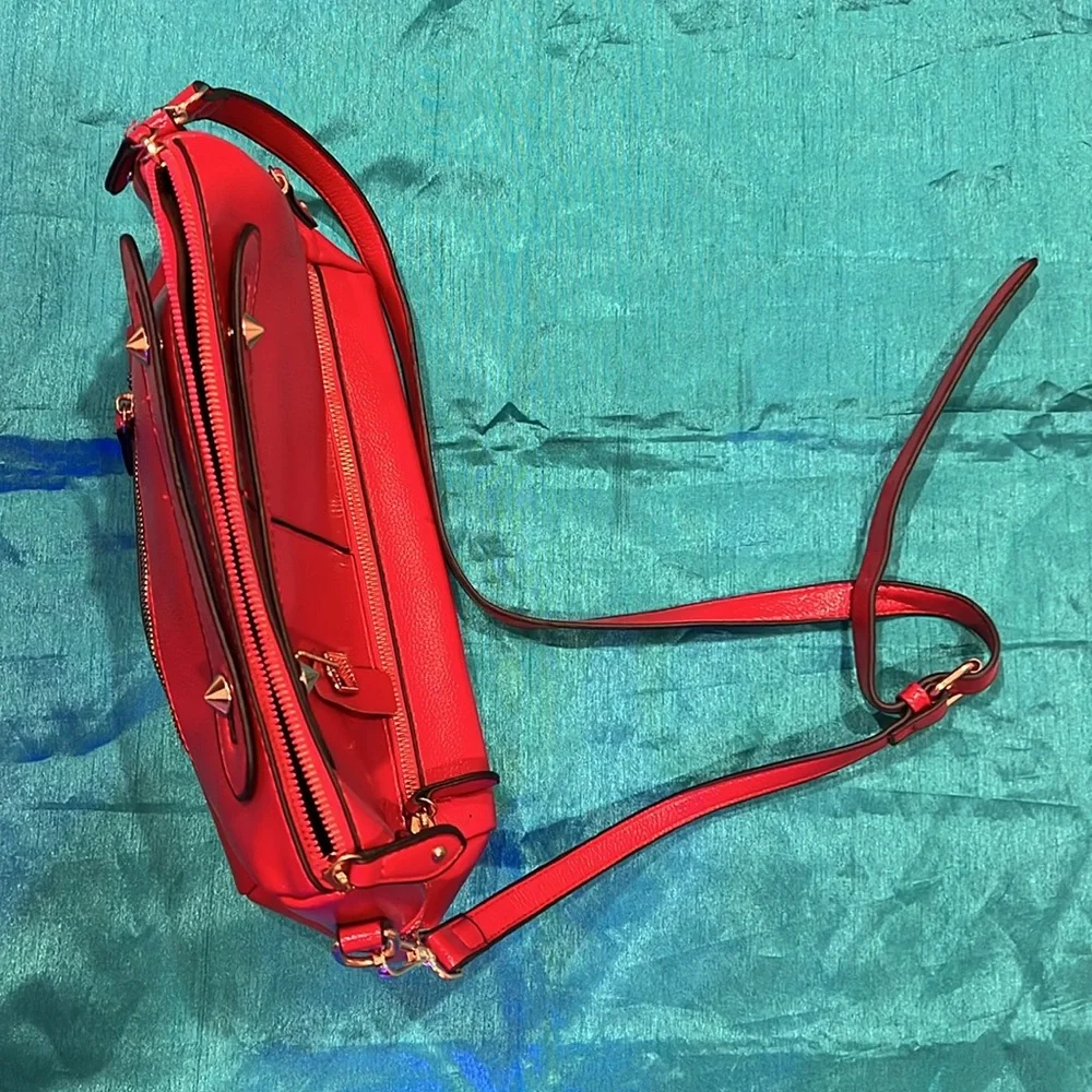 Red Purse - Picture 6 of 7